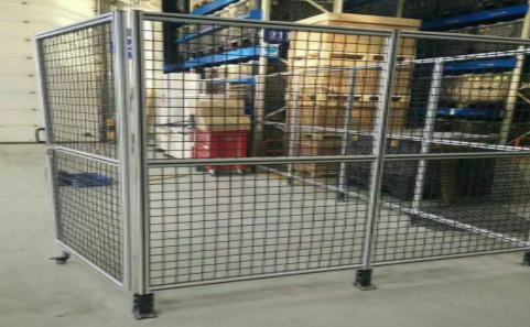   焊接防護圍欄是怎樣不斷升級的？