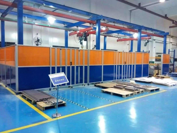 焊接防護(hù)屏對眼睛的危害和焊接操作的保護(hù)！